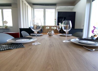 kuechenstudio3_tisch_detail_web_sehr_hell